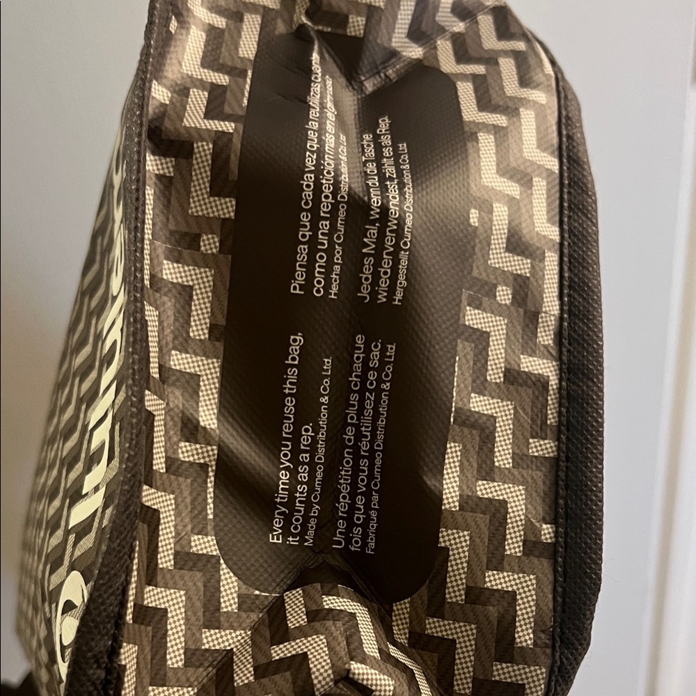 Lululemon Red, Black, and Gray Bags - Picture 17 of 17